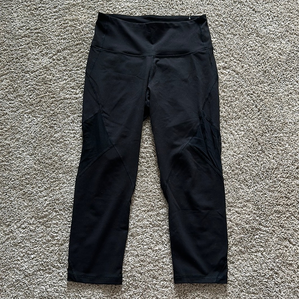 Old Navy Active Go Dry Black Cropped Leggings with Mesh Detailing
